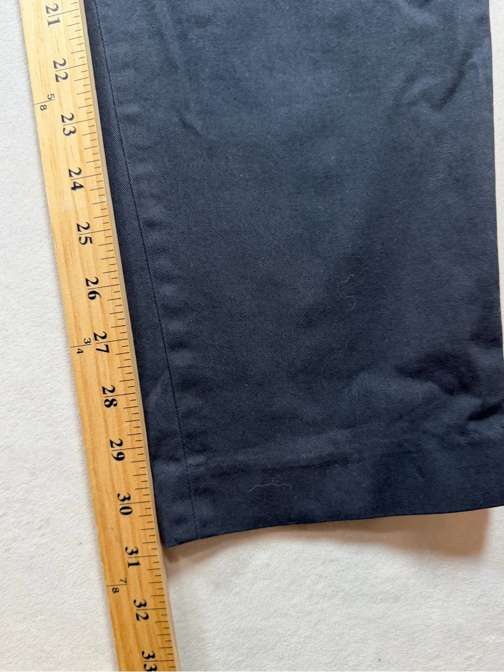 NWT Banana Republic 33W 31L Tapered Fit Men's Classic Black Chinos Pants